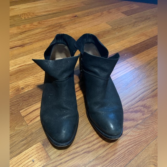 Leather boots - Picture 2 of 2